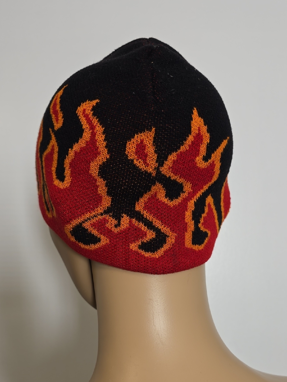 Black & Red Flame Knit Beanie - xs